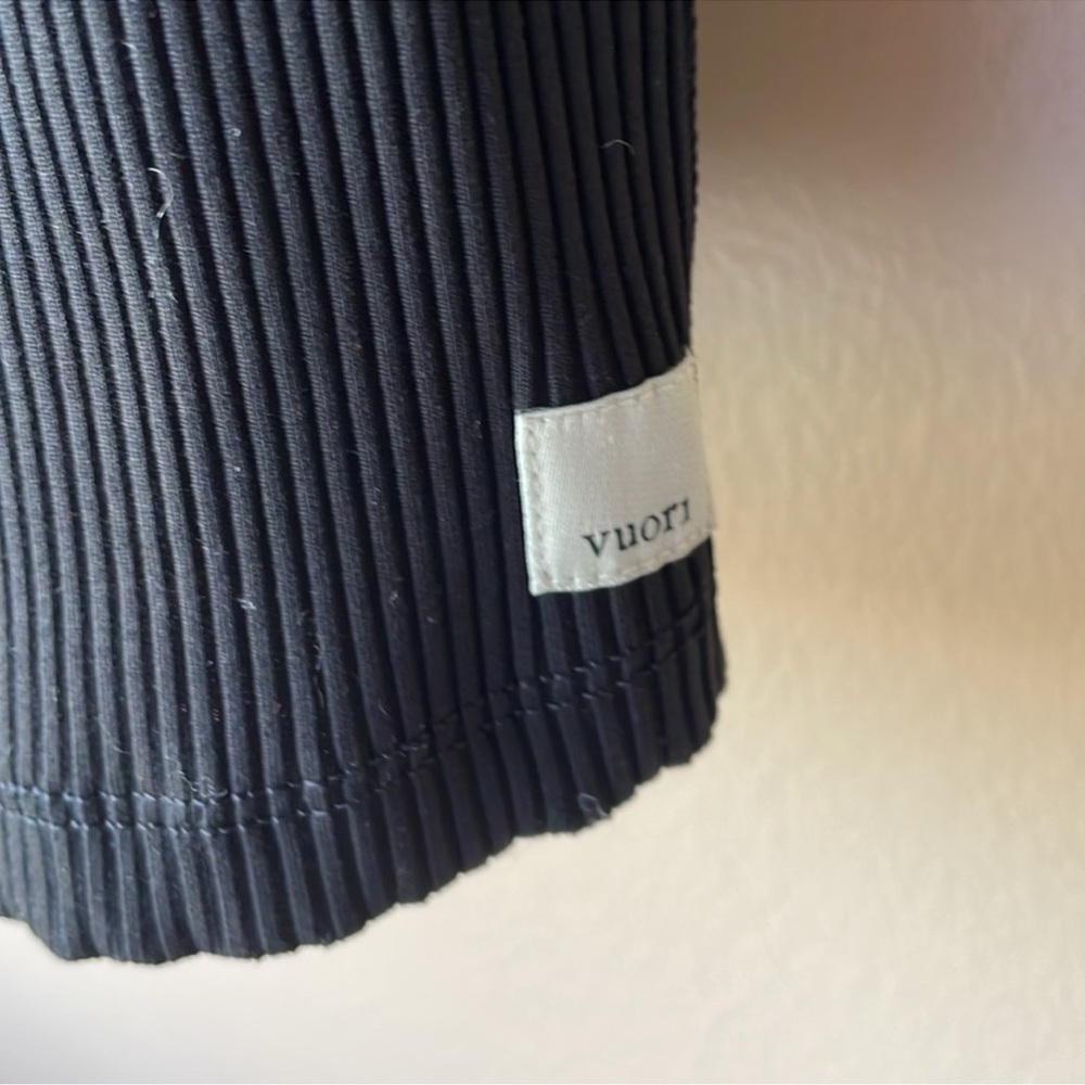 Vuori Women's Black Ribbed Tank Top - Picture 8 of 10
